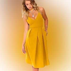 Elia Cher mustard yellow v neck dress with pockets Large